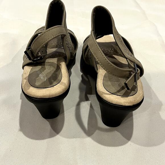 Easy Street Block Heel Sandals Linda Gray 9M - Picture 4 of 11